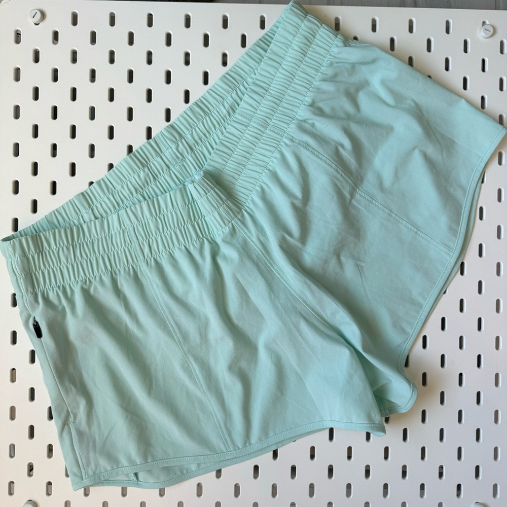Rabbit Feelin Fine 2.5” running shorts Sz XL